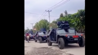 Tahu Jalan Rusak, Paspampers Pakai Kendaraan Offroad dalam Kunjungan Jokowi ke Lampung
