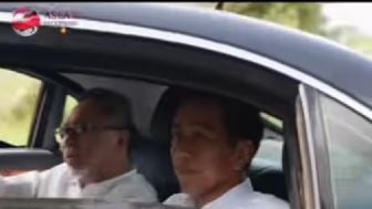 Ekspresi Jokowi Saat Lewati Jalan Rusak di Lampung Disorot, Publik: Pasti Kecewa Berat