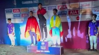 Viral SEA Games 2023, Momen Pengalungan Medali Cabor Jalan Cepat Hanya Diterangi Cahaya dari Lampu Mobil