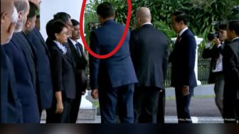 Momen Staf Presiden Iran Ditarik Protokoler Istana Gegara Rekam Terlalu Dekat Dengan Jokowi