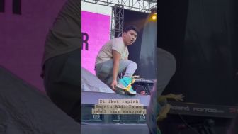 Viral Sepatunya Jebol di Atas Panggung, Aldi Taher Langsung Cari Endorse