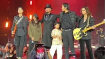 Ahmad Dhani Satukan Kelima Anaknya di Konser 51 Tahun Kerajaan Cinta, Warganet Salfok Sama Shafeea yang Berdiri di Pojok Panggung