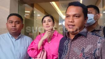 Nindy Ayunda Dicecar 40 Pertanyaan Usai Diperiksa Soal Kasus Kepemilikan Senjata Api Ilegal Dito Mahendra