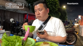 Dikira Sup, Viral Aksi Youtuber Korea Cicipi Air Kobokan Saat Santap Makanan Indonesia