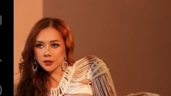 Aura Kasih Tampil Seksi Ala Moana, Netizen: Mirip Putri Duyung yang Tertangkap Jaring Nelayan