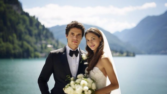 Halunya Agak Lain, Aurelie Moeremans Unggah Foto Pernikahan dengan John Mayer