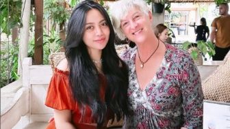 Rachel Vennya Foto Bareng Calon Mertua, Minta Dikomentari yang Baik-Baik Sama Netizen