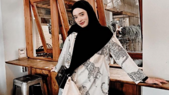 Inara Rusli Unggah Momen Lagi Pilates, Netizen Masih Kritik Meski Foto Sudah Ditutupi Stiker: Baiknya Ga Perlu Diposting