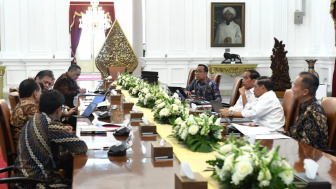 Jokowi Bebaskan Biaya IMEI HP untuk Pekerja Migran Indonesia