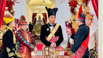 Ini Penampilan Jokowi Pakai Baju Adat Ageman Songkok Singkepan Ageng di Upacara HUT ke-78 Kemerdekaan RI