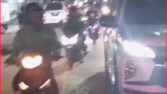 Ugal-ugalan di Jalan, Pengemudi Pajero di Semarang Acungkan Pistol ke Pengendara Motor