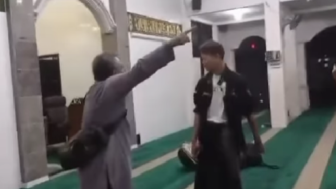 Viral Video Pria Larang Main Rebana Dalam Masjid, Marah-Marah Singgung Musik Haram