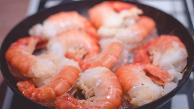 Biar Tetap Aman Dimakan Besok, Catat 5 Tips Jitu Menyimpan Olahan Seafood Ini