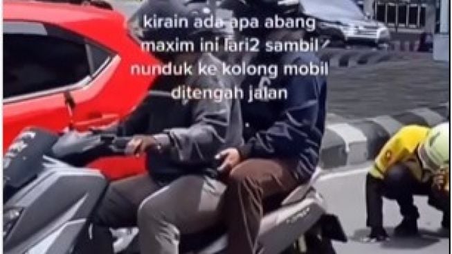 Netizen Meleyot, Driver Ojol Ini Lari-Lari Saat Jalanan Ramai demi Anak Kucing