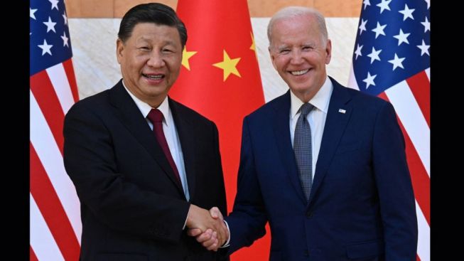 Senyum Cerah Joe Biden dan Xi Yinping Saat Salaman Jadi Sorotan, Warganet Ramai Singgung Putin
