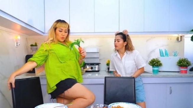 Pinkan Mambo Ungkap Posisi Favorit saat Bercinta: Durasinya Bisa Berjam-jam!