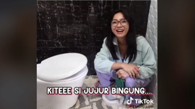 WC di Rumahnya Berhadapan, Reaksi Kaget Ayu Ting Ting Masuk Toilet Eko