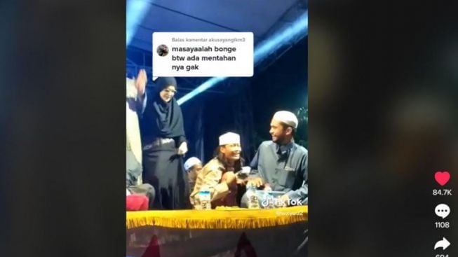 Sibuk Sholawatan dan Pengajian Bersama Habib, Sikap Sopan Bonge Curi Atensi