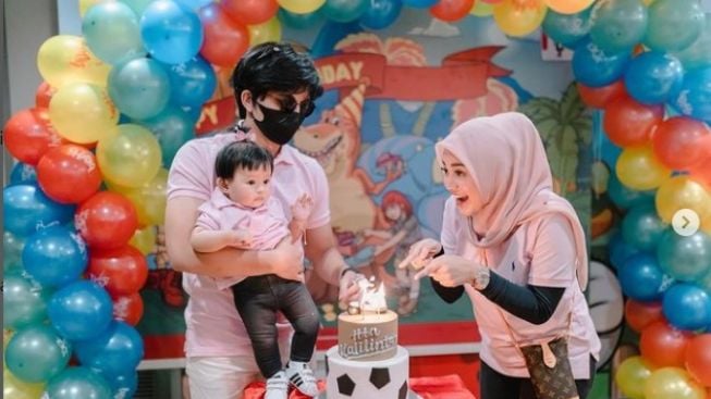 Senilai Motor, Harga Baju Mungil Baby Ameena Bikin Warganet Elus Dada