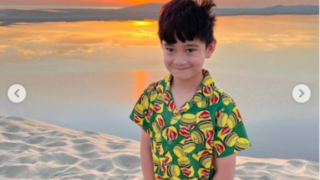 Bikin Bangga, Rafathar Raih Medali Emas Lomba Renang di Sekolah