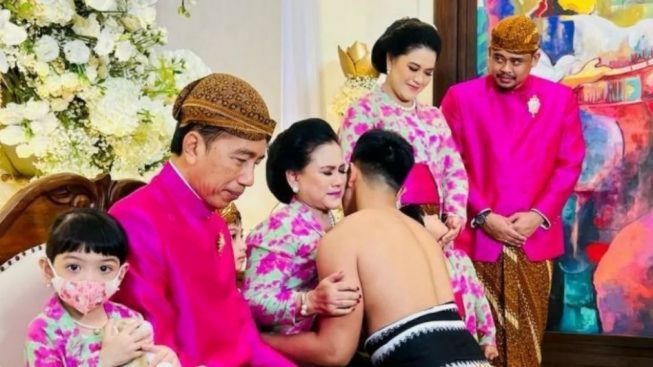 3 Kali Mantu Iriana Jokowi Cuma Menangis Saat Kaesang Nikah, Netizen: Bungsu Memang Beda