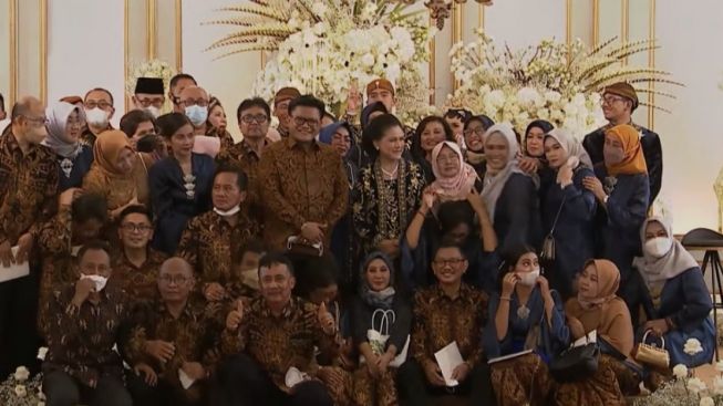 Curhat Kaesang yang Terhalang Foto Bareng  Tamu Undangan di Acara Pernikahannya: Pengantinnya Aja Nggak Diajak Foto