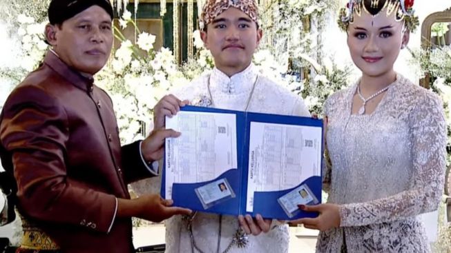 Jangan Julid, Ini Alasan Kaesang Pangarep dan Erina Gudono Langsung Dapat KTP dan KK Baru Setelah Menikah