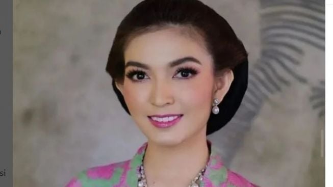 Pakai Masker Saat Diwawancarai, Selvi Ananda Istri Gibran Disebut Mirip Najwa Shihab