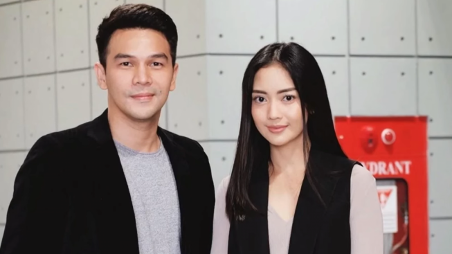 'Gak Bisa Ngeles' Ririn Dwi Ariyanti Terciduk Merayakan Natal Bareng Jonathan Frizzy?