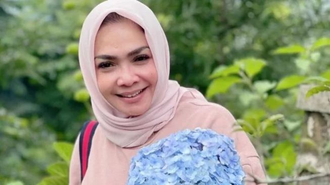 Gideon Tengker Tuntut Harta Gono Gini, Rieta Amilia Ungkap Masa Lalu: Harus Kerja Karena Tidak Dibiayai