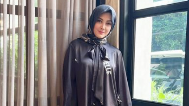 Usai Cerai Dari Jonathan Frizzy, Dhena Devanka Belajar Tampil Berhijab: Pelan -pelan InsyaAllah, Niat Sudah Ada