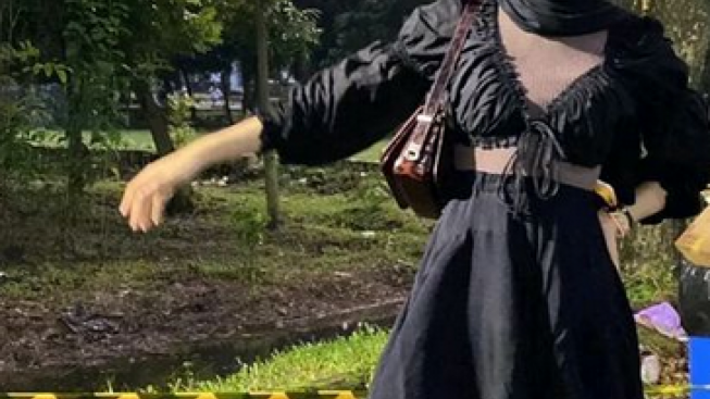 Kelihatan Perut dan Belahan Dada, Video Cewek Berhijab Pakai Dress