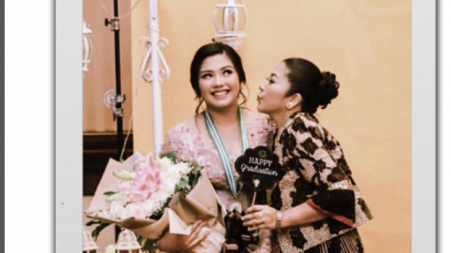 Tetap Aktif di Medsos, Trisha Eungelica Ungkap Kerinduan ke Putri Candrawathi