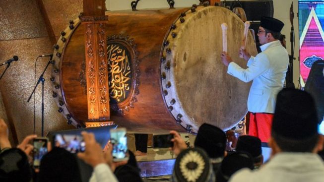 Baru Diresmikan Masjid Raya Al Jabbar Sudah Dikotori Banyak Sampah, Yusuf Mansur Gemas