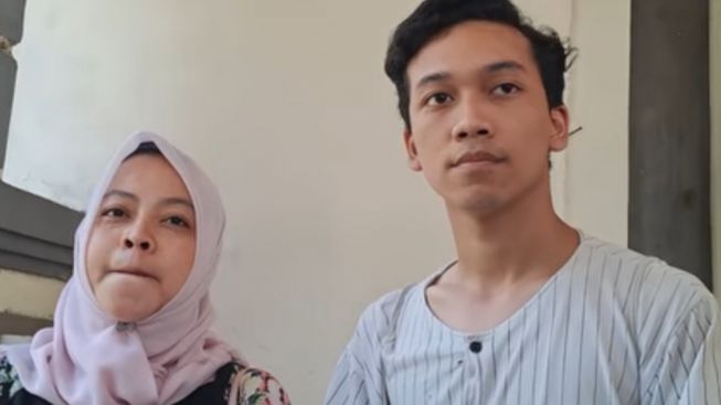 Teman Kecil Ungkap Sosok Tiko yang Viral Merawat Ibunya: Baik Banget dan Berprestasi