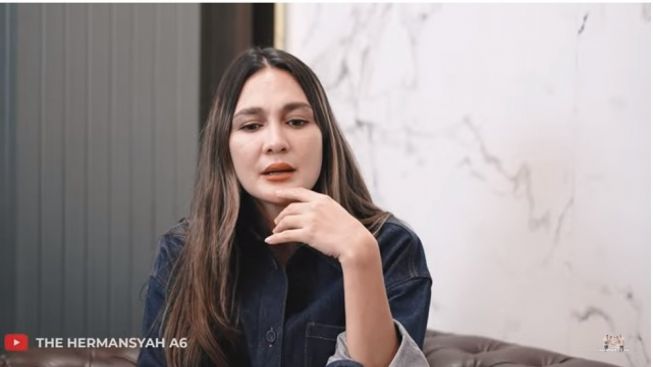 Luna Maya Kaget Video Call Dengan 'Ariel Noah'  Sampai Dinyanyikan Lagu