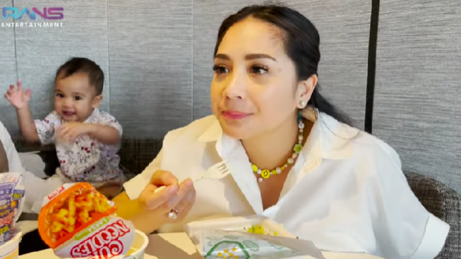 Terlihat Sederhana, Harga Outfit Yang Dipakai Nagita Slavina Ternyata Belasan Juta, Netizen: Di Shopee Banyak Cuma Rp 50 Ribuan