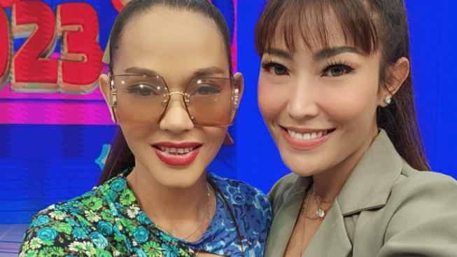 Bak Kakak Adik, Penampilan Bunda Corla dan Ayu Dewi saat Foto Bareng Tuai Pujian