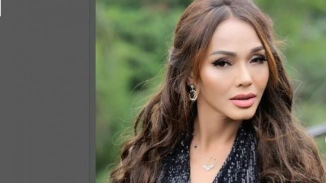 Akhirnya Buka Suara, Ini Alasan Bunda Corla Enggan Ladeni Farhat Abbas