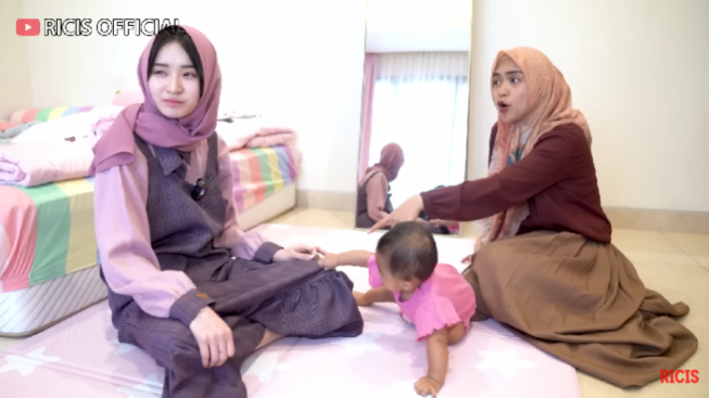 Ria Ricis Dirujak Lagi karena Cecar Catheez Soal Keluarga, Warganet: Ga Ada Empati