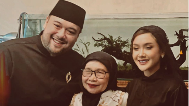 Sempat Berhijab, Penampilan Cita Citata Pamer Rambut dan Leher Jadi Sorotan:Hijrah Jangan Setengah-Setengah!