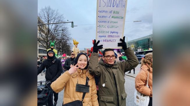 Gita Savitri Dihujat Lagi, Kali Ini Gegara Ikut Aksi Dukung LGBT