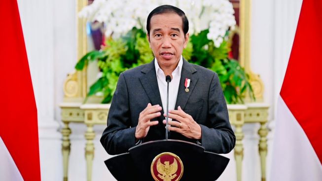 Hormati Keputusan FIFA, Jokowi Minta Erick Thohir Berusaha Maksimal Agar Indonesia Tak Kena Sanksi