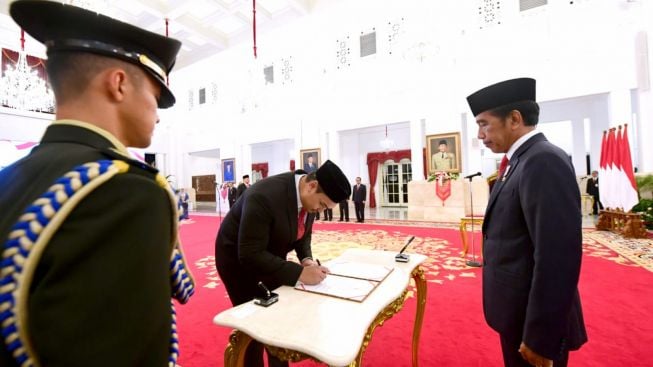 Jokowi Lantik Dito Ariotedjo Sebagai Menpora, Menteri Termuda di Kabinet Indonesia Maju