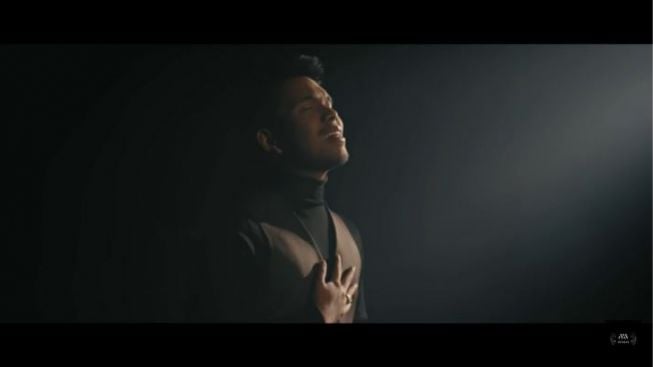 Thariq Halilintar Nyanyi Lagu Barunya, Auto Disorot Netizen: Lipsync Nggak Sih?