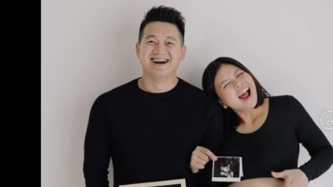 Greysia Polii Pamer Baby Bump, Netizen Salfok: Beda Ya Perut Atlet Nggak Stretch Marknya