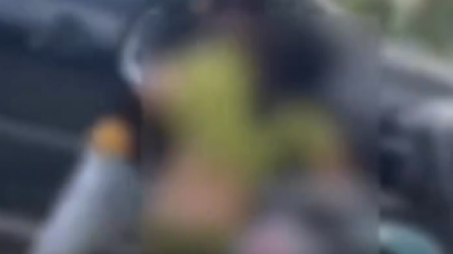 Sadis, Seorang Suami di Kalimantan Seret dan Pukul Istri di Depan Umum Hampir Tak Bisa Dicegah, Netizen: Pak Polisi Tolong