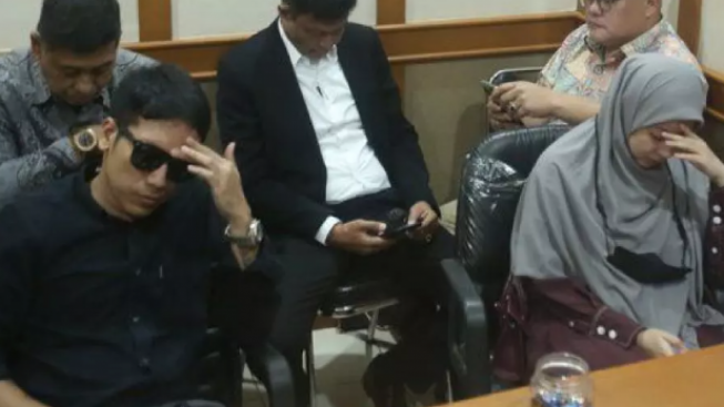 Momen Desta Mahendra dan Natasha Rizky Saling Tertunduk di Sidang Mediasi, Netizen Terbawa Sedih