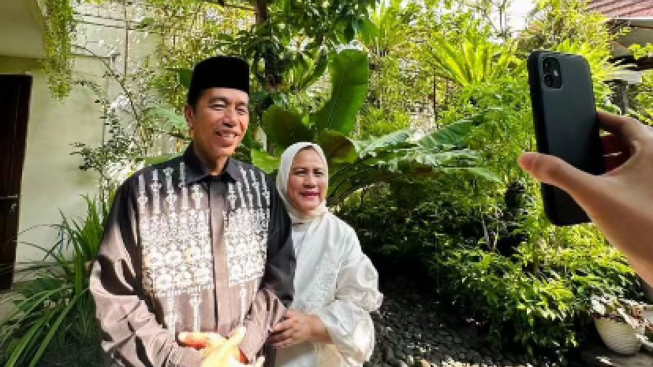 Momen Iriana Jokowi Gandeng Tangan Paspampres Curi Perhatian Netizen: Bak Anak Sendiri