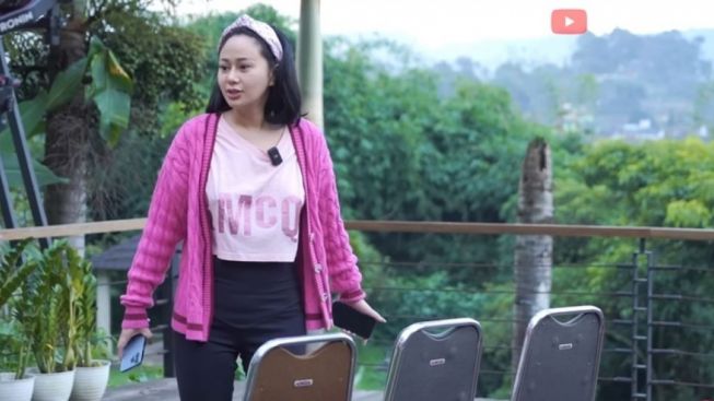 Netizen Bingung, Hamil 4 Bulan Tapi Perut Denise Chariesta Nggak Membesar